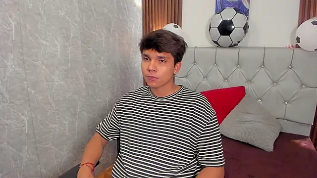 Thiago_Kozak Pertunjukan Webcam