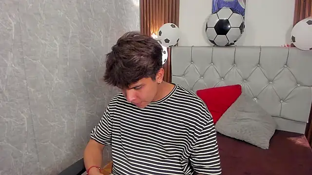 عرض كام Thiago_Kozak