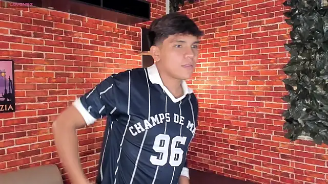 عرض كام Thiago_Kozak