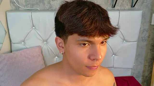 Show modela Thiago_Kozak na web-kameri