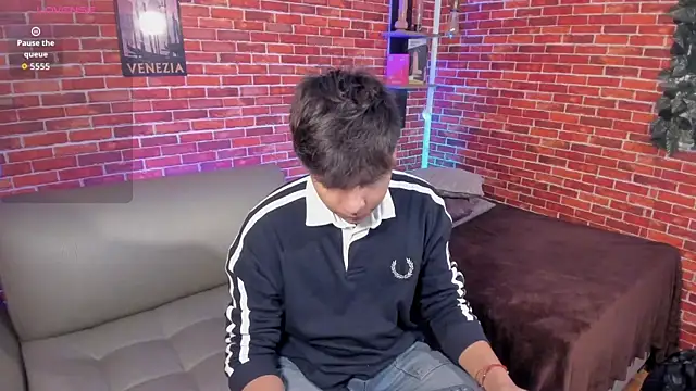 Thiago_Kozak: διαδικτυακό σόου στην κάμερα
