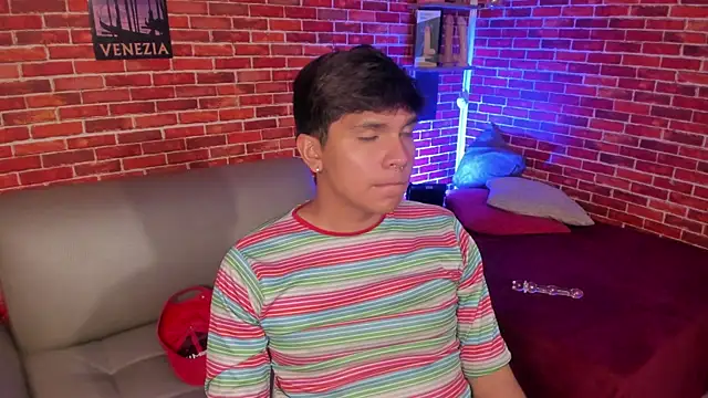 Thiago_Kozakのウェブカメラショー