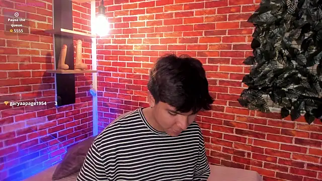 Thiago_Kozak Webcamshow
