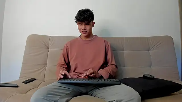 Lucas-Aaron Show in webcam