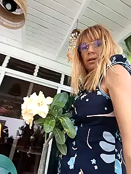 LunaNatural Show in webcam