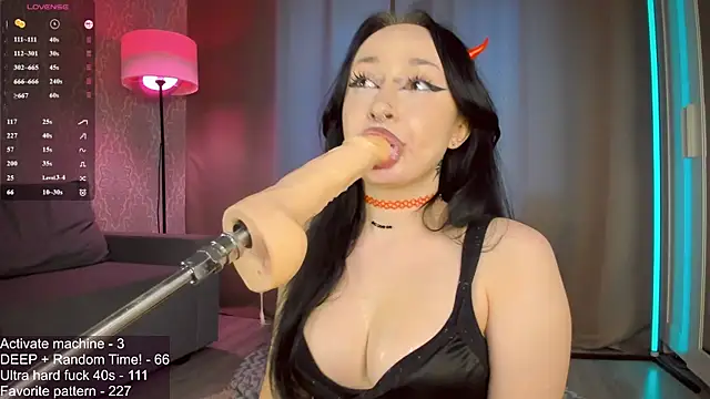 Juicy_Vikki's Live XXX Chat
