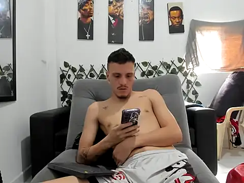 Pokazy przed kamerką – Latins_Boss