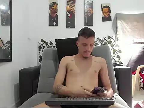 Pokazy przed kamerką – Latins_Boss