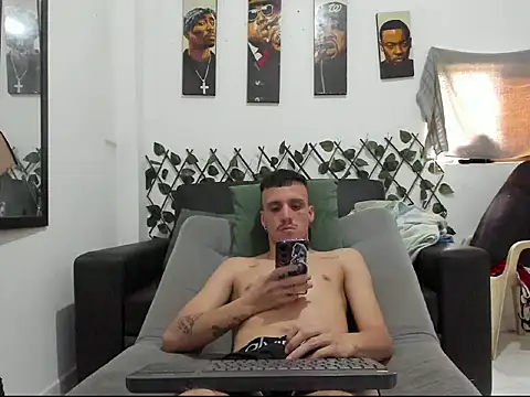 Show modela Latins_Boss na web-kameri