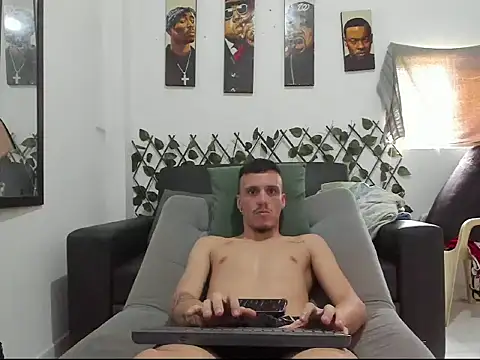 Latins_Boss Show Webcam