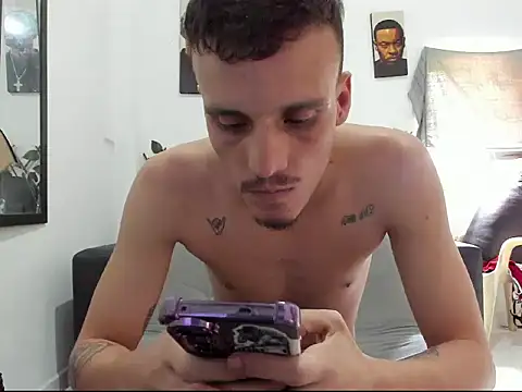 Show modela Latins_Boss na web-kameri