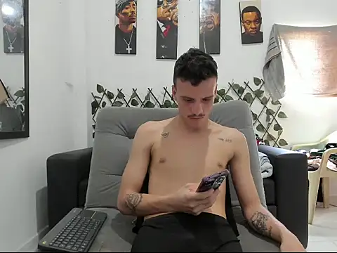 הופעת וובקאם של Latins_Boss