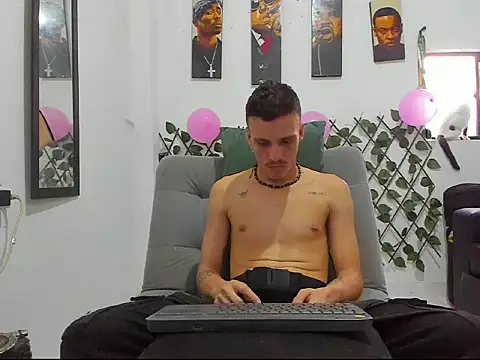 Latins_Boss Show Webcam