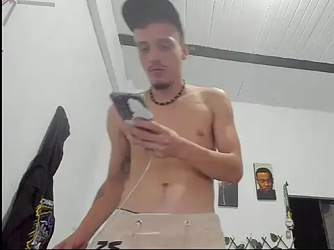 Latins_Boss Show Webcam