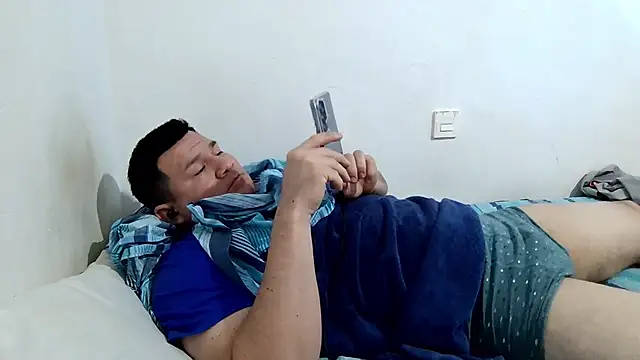 Show modela fuckynations na web-kameri