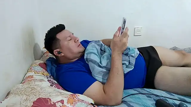 Show modela fuckynations na web-kameri