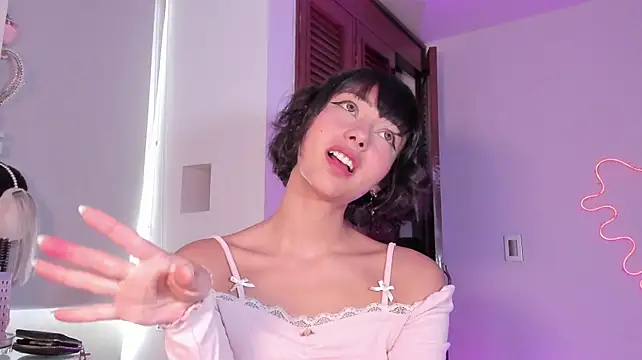 Londonttipton's Live XXX Chat