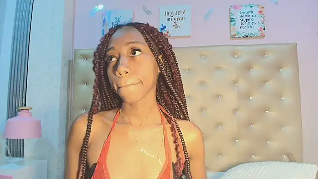 NathalyLeen Show in webcam