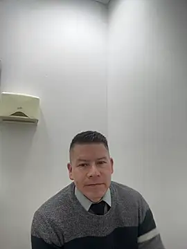 Manu0586 Show in webcam