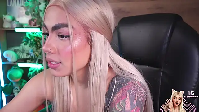Show modela Miila_snow na web-kameri