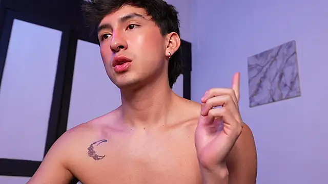 sweettaaron01 webcam show