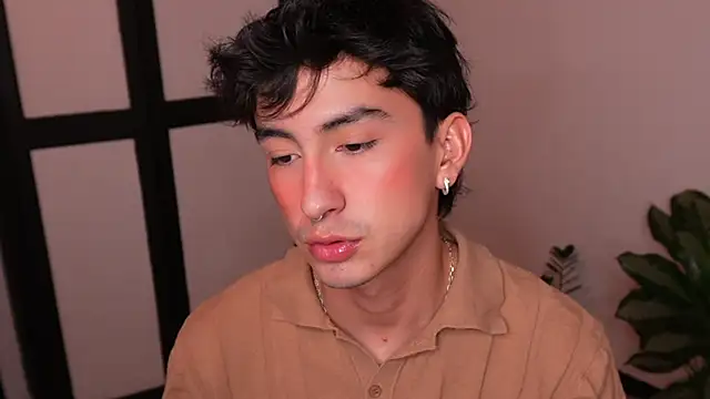 sweettaaron01 Show Webcam