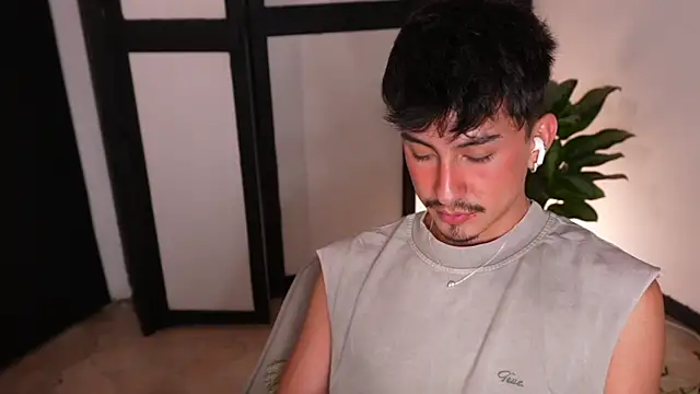 sweettaaron01 Pertunjukan Webcam