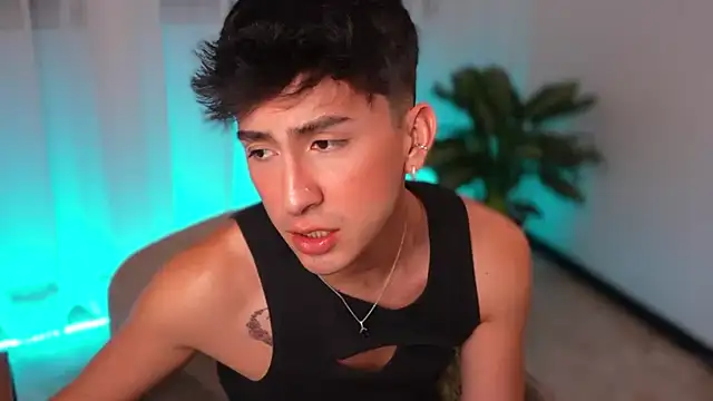 sweettaaron01 Webcam Show