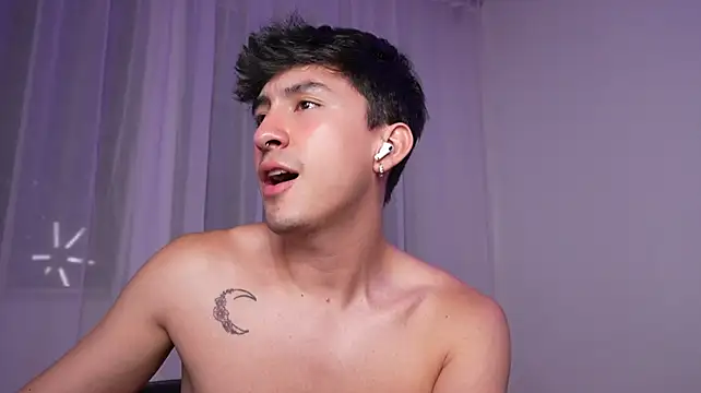 sweettaaron01 Show Webcam
