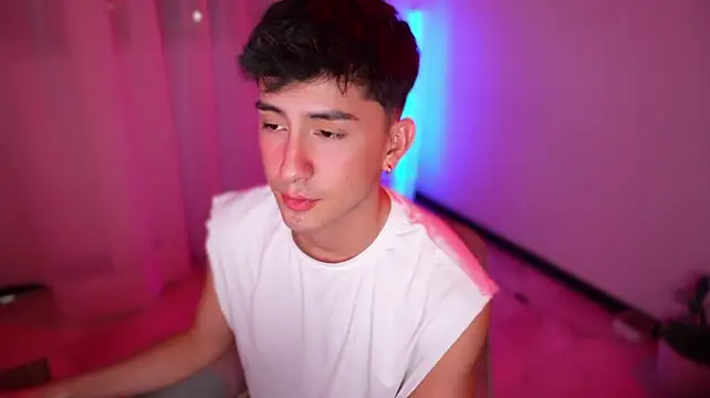 sweettaaron01 Show Webcam