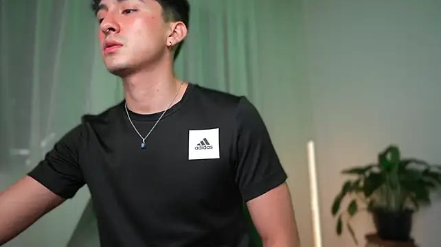 sweettaaron01's Webcam Show