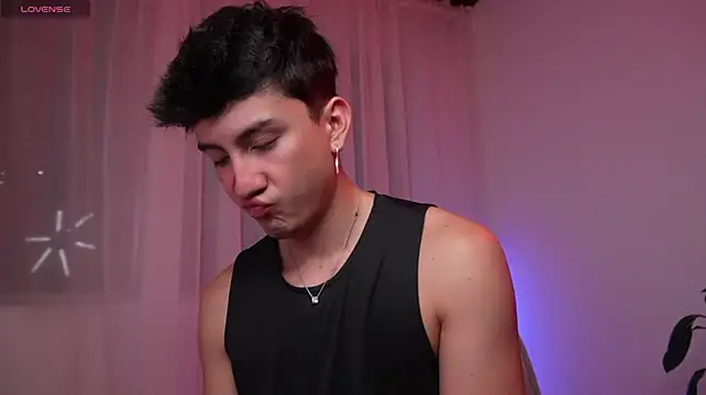 sweettaaron01 Pertunjukan Webcam
