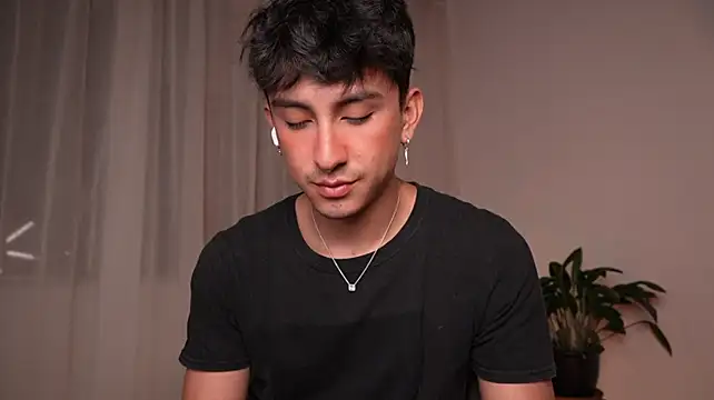 sweettaaron01 Show Webcam
