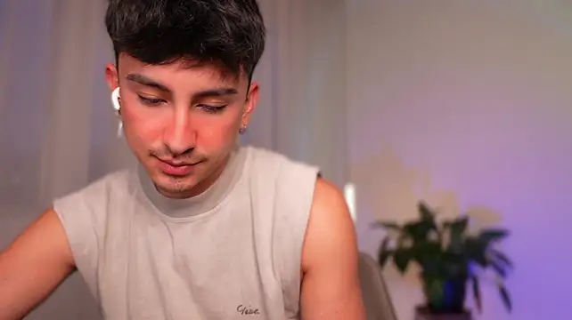 sweettaaron01 Pertunjukan Webcam