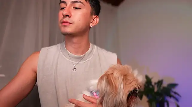 sweettaaron01's Webcam Show