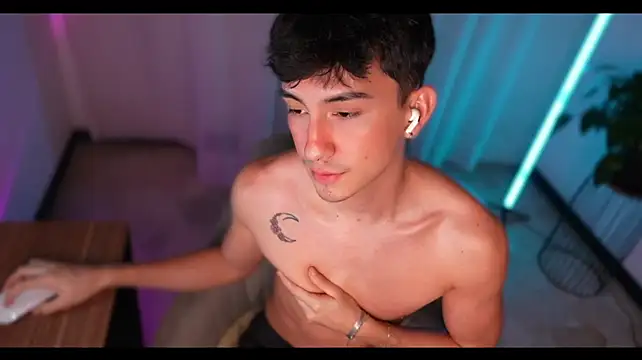 sweettaaron01 Adlı Modelin Web Kamerası Şovu