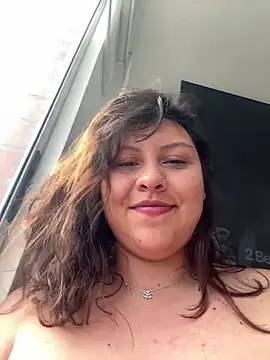 Larissa_Antonella Show in webcam