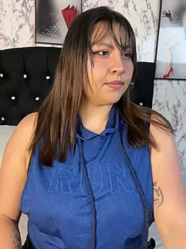 Larissa_Antonella's Live Chat Room