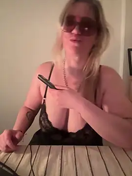 Živý XXX chat Granlady7