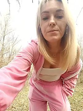 Yourblonde_69's Webcam Show