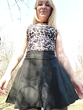 Yourblonde_69 Show in webcam