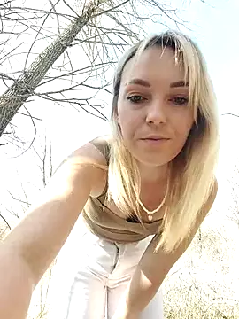 Yourblonde_69's Webcam Show