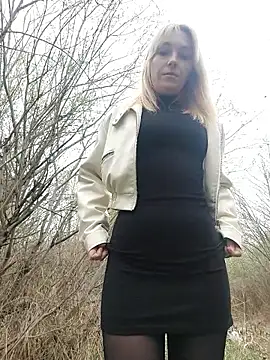 Yourblonde_69 webcam show