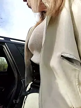 Yourblonde_69のウェブカメラショー