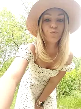 Yourblonde_69 Webcam-Show