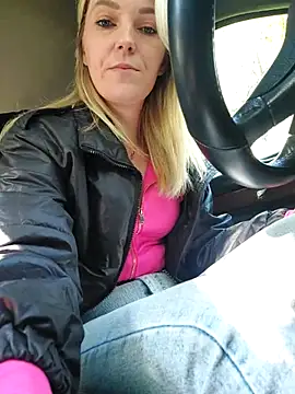 Yourblonde_69 webcam show