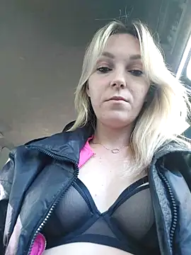 Yourblonde_69のウェブカメラショー