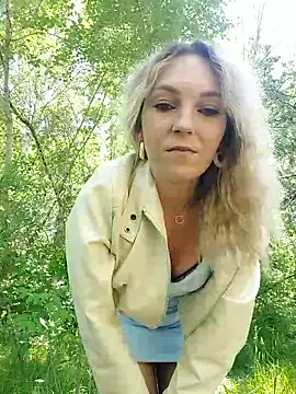 Yourblonde_69 Show in webcam
