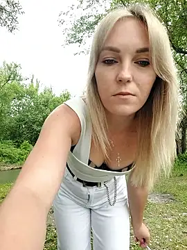 Yourblonde_69: απευθείας συνομιλία ΧΧΧ
