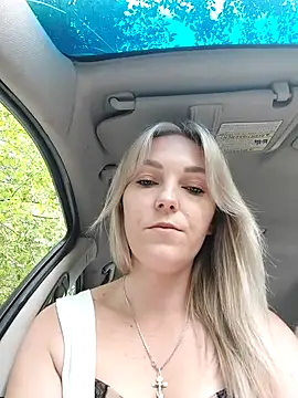 Yourblonde_69's Webcam Show